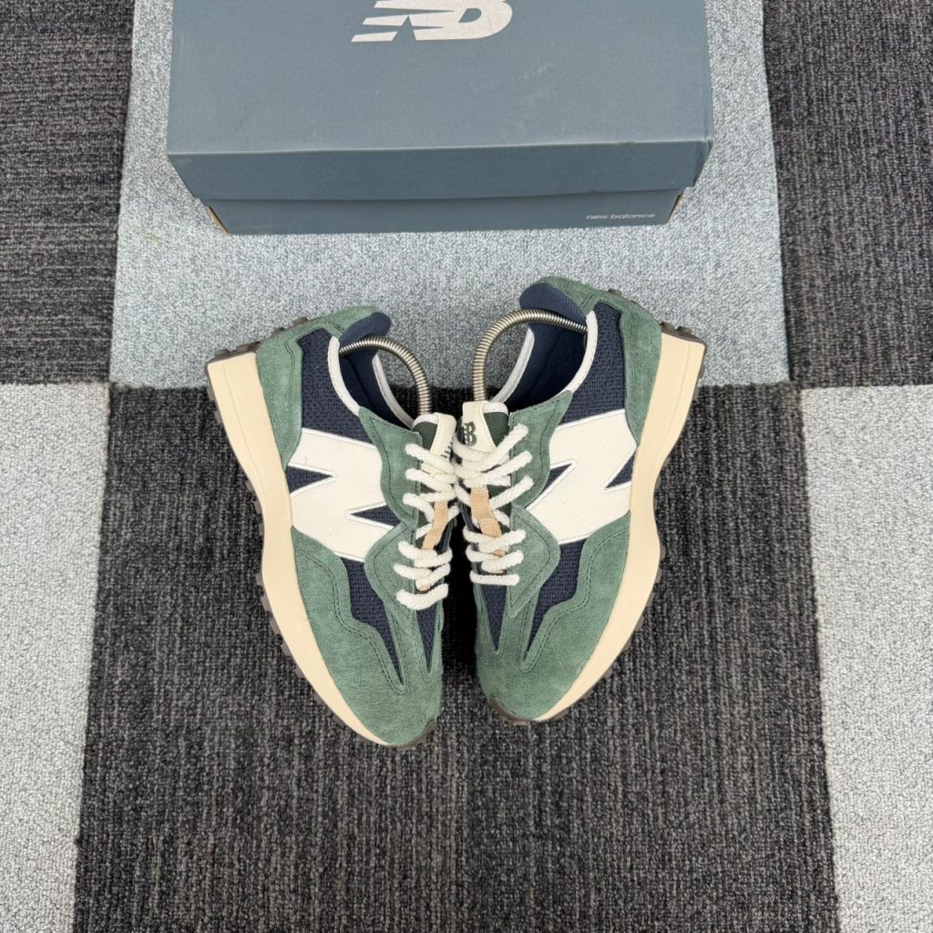 New Balance 327 Green Brailed