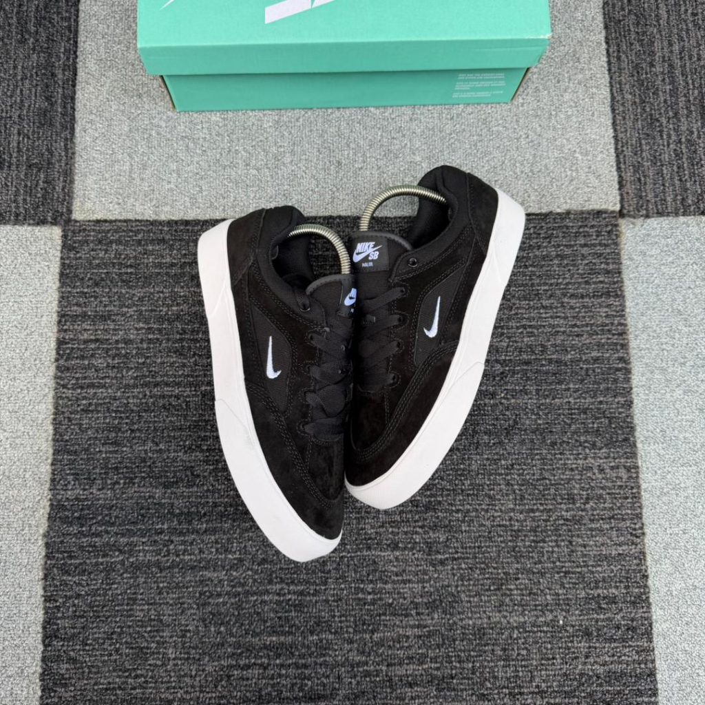NIKE SB MALOR BLACK/WHITE